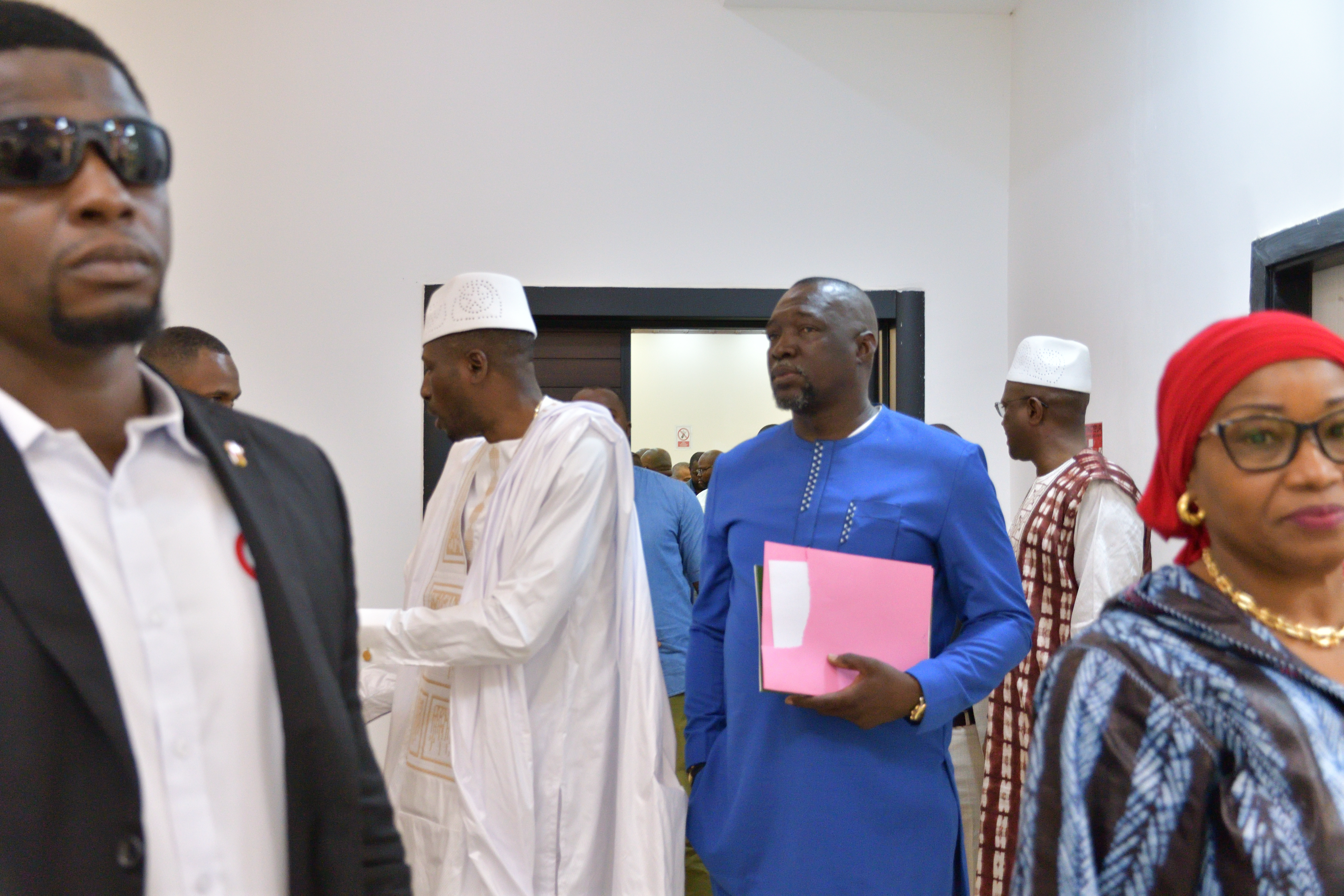 Signature de l'accord de Mutualisation de la Route Minière Dapilon Line