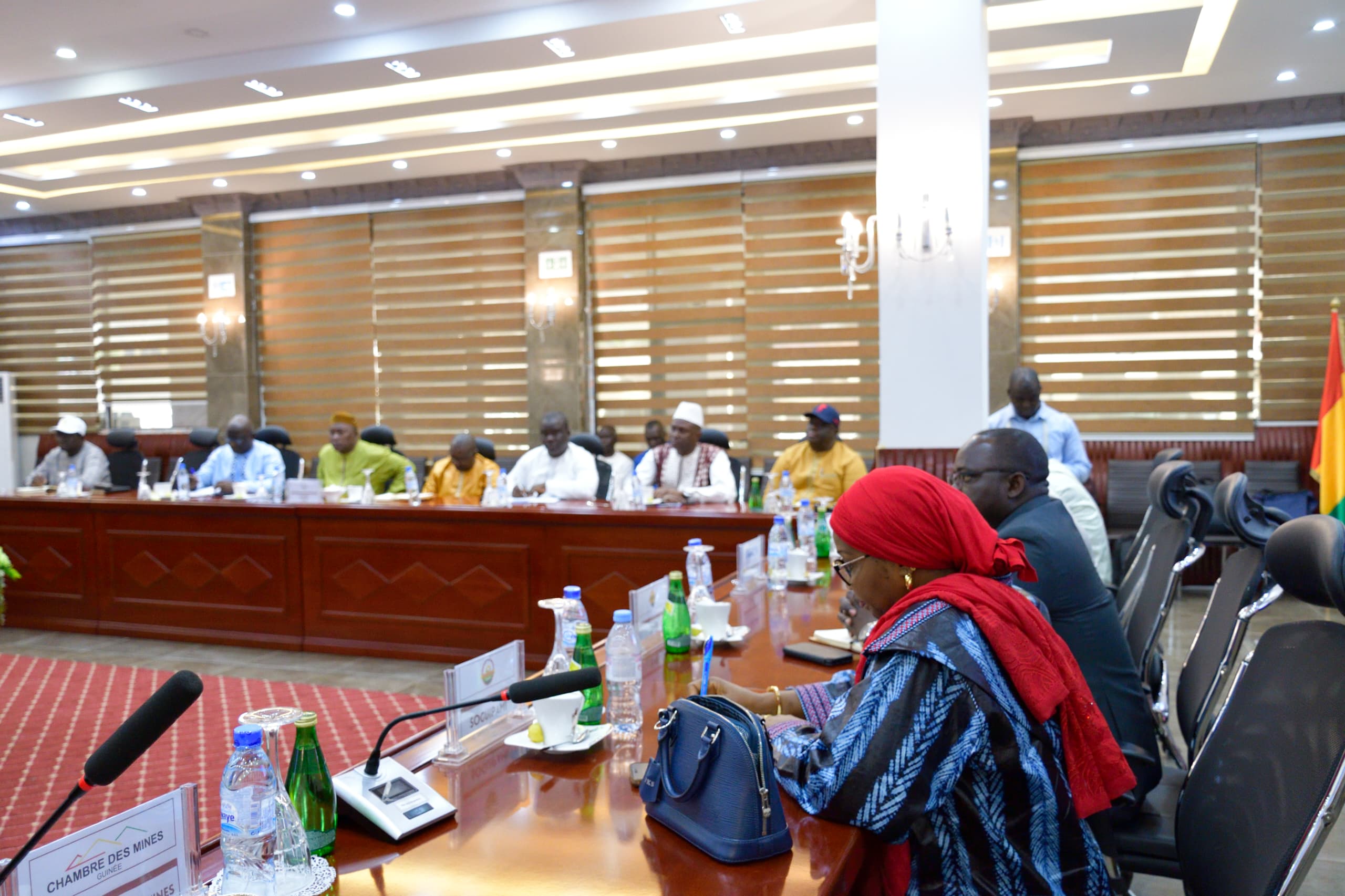 Signature de l'accord de Mutualisation de la Route Minière Dapilon Line